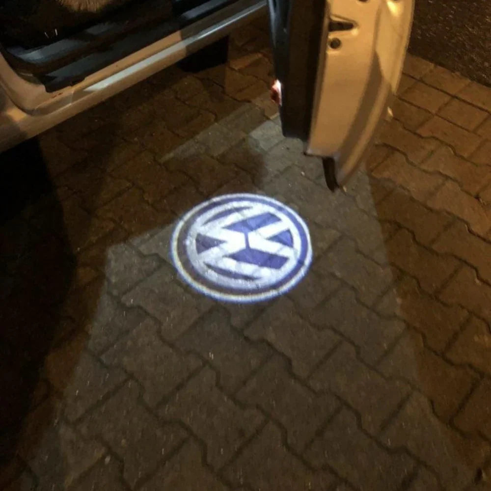 Łatwy w montażu projektor LED do drzwi samochodowych (2 szt.)